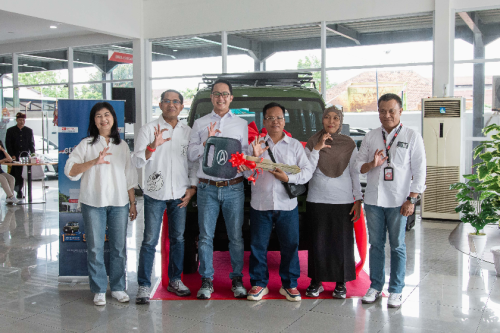 Daihatsu, Daihatsu Gran Max, Daihatsu Max, Rezeki Nomplok, Guru Asal Lombok Ini Dapat Daihatsu Gran Max Full Modifikasi