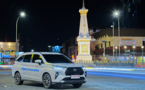 Toyota, Toyota Veloz Hybrid EV Sapa Komunitas Lokal Usai Tempuh Perjalanan 3.000 Km