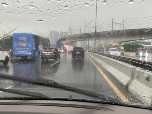 Air Wiper Mampir ke Mobil Tetangga? Cek dan Atur Kembali Posisi Benda Mungil Ini
