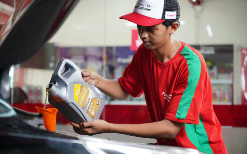 Mau Disopiri Rifat Sungkar Pakai Lamborghini? Cukup Ganti Oli Fastron Sekarang Aja