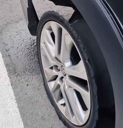 Kasus Berulang, Insiden Ban Robek Menimpa Pengguna Toyota Innova Zenix di Jalan Tol