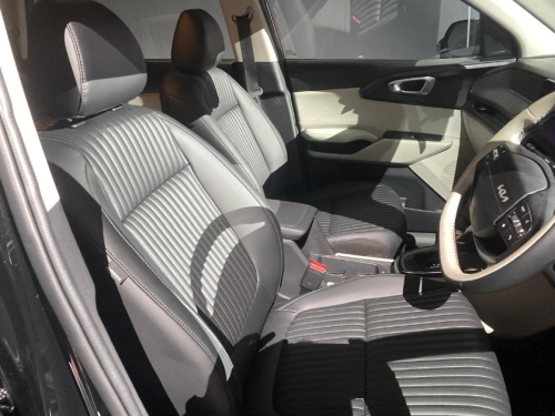 Kia, Kia Carens, Harga Masih Rahasia, Kia Hadirkan Generasi Terbaru Carens untuk Pasar Indonesia