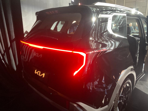 Kia, Kia Carens, Harga Masih Rahasia, Kia Hadirkan Generasi Terbaru Carens untuk Pasar Indonesia
