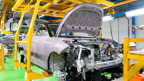 Geely, Geely EX2 Resmi Dirakit di Indonesia, TKDN Mencapai 46,5% Pertegas Dominasi EV di Tanah Air