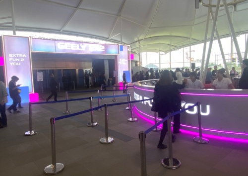 Bernuansa Pink, Acara Geely EX2 di Spike Air Dome Berlangsung Meriah