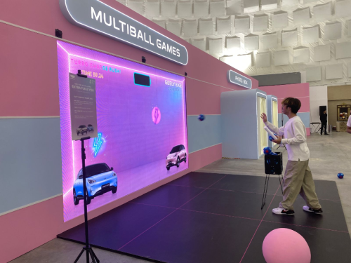 Geely, Bernuansa Pink, Acara Geely EX2 di Spike Air Dome Berlangsung Meriah