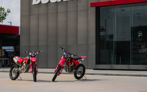 Dua Pembalap Ducati MX Team Indonesia Bersiap di Balapan Thailand Seri Perdana 2026