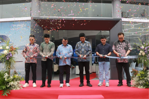 Geely, Langsung Resmikan 3 Outlet, Geely Buka Dealer Pertama di Bali, Sekaligus Bandung dan Jakarta Pusat