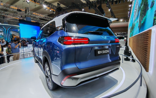 Wuling, Wuling Eksion Tampil Perdana di IIMS 2026, Harga Belum Rilis Saat Ini