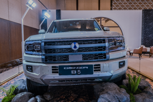 Surprise! Bukan di IIMS 2026, Denza B5 Malah Nongol di BCA Expoversary