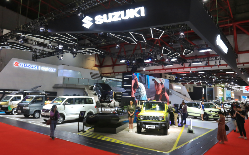 Suzuki , Test Drive, Booth Suzuki di IIMS 2026 Meriah, Ajak Pengunjung Test Drive Sambil Nonton Konser Andra and The BackBone