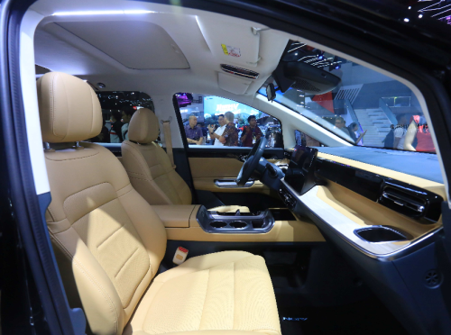 GAC, Masih Tahap Perkenalan, GAC Hadirkan MPV Premium GAC E8 Usung Mesin Hybrid