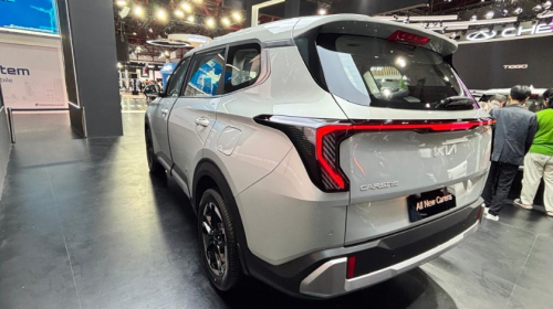 Kia, Kia Carens, All New Kia Carens Punya Interior Mewah dan Fitur Melimpah, Apakah Sebanding Harganya?