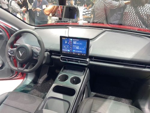 VinFast, Beli VinFast MPV 7 Sekarang, Dapat Insentif Rp16 juta Plus Gratis Daya di SPKLU V-Green