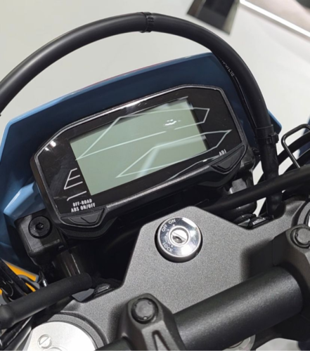 Suzuki , Ada V-Strom 250 SX, Tapi Suzuki DR-Z 4SM yang Bikin Pengunjung IIMS 2026 Gagal Fokus
