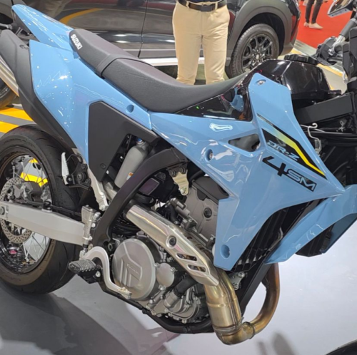 Suzuki , Ada V-Strom 250 SX, Tapi Suzuki DR-Z 4SM yang Bikin Pengunjung IIMS 2026 Gagal Fokus