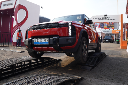 Wagub DKI Jakarta Kunjungi Booth Chery, J6T Cocok Buat Kamping Nih!