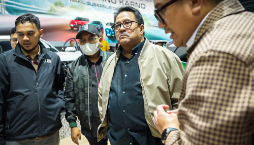 Wagub DKI Jakarta Kunjungi Booth Chery, J6T Cocok Buat Kamping Nih!