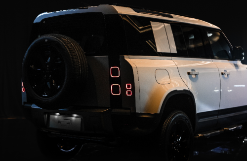 Land Rover, Rover, Land Rover Defender MY26 Resmi Mengaspal, Simbol Status Harga Mulai Rp3,6 Miliar