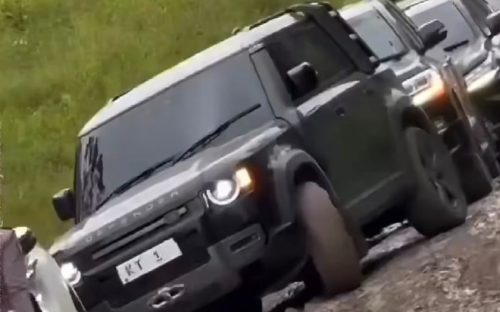 Land Rover, Heboh Gubernur Kalimantan Timur Blusukan Pakai Land Rover Defender Octa Rp 8,5 Miliar, Ternyata Ini Alasannya!