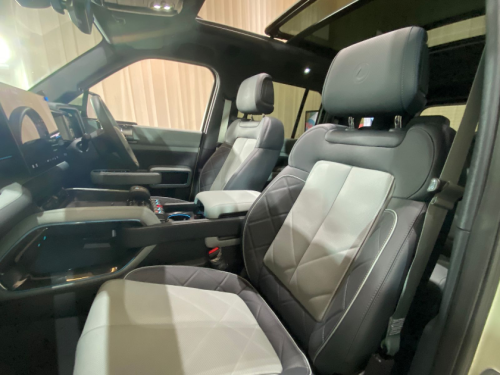 Mengenal Lebih Dekat Denza B5 PHEV, SUV Mewah Estimasi Harga Rp1,2 Miliar