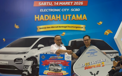 Berkah Ramadan, Wuling dan Electronic City Resmi Serahkan Grand Prize Spectacular Surprise 2