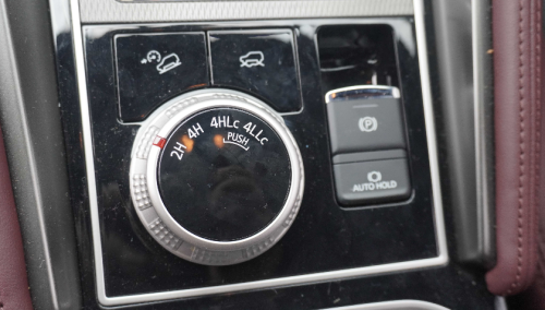 Bedah Keunggulan Sasis Ladder Frame Mitsubishi Pajero Sport, Kenapa Begitu Disukai?