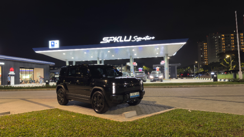 DriVacation 2026 : Review Jujur, Kulineran di Tangsel Sambil Nunggu Baterai Full di SPKLU Terbesar