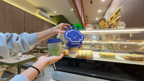 DriVacation 2026 : Review Jujur, Kulineran di Tangsel Sambil Nunggu Baterai Full di SPKLU Terbesar