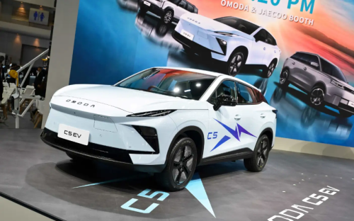 Sekali Cas Bisa Tempuh 422 Km, Intip Spesifiksi Omoda C5 EV yang Agresif di BIMS 2026