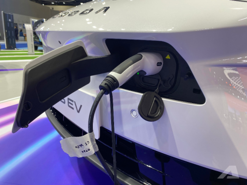 Sekali Cas Bisa Tempuh 422 Km, Intip Spesifiksi Omoda C5 EV yang Agresif di BIMS 2026