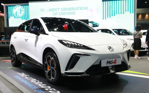 MG, MG4 EV Facelift 2026 Resmi Meluncur di BIMS 2026, Interior Berubah dan Lebih Bertenaga