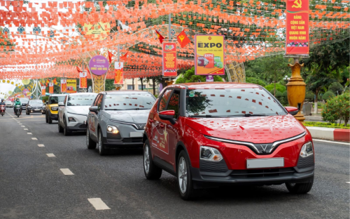 Mobil Listrik VinFast, VinFast, Rekor, 3.520 Mobil Listrik VinFast Terpesan Hanya Satu Hari di Vietnam