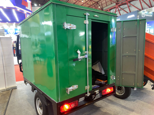 Motor Listrik Tiga Roda Omovo Max, Bisa Buat Angkut Sampah dan Cold Chain
