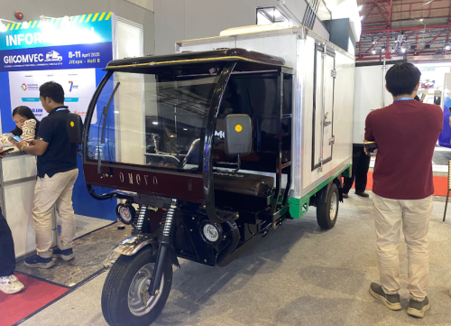 Motor Listrik Tiga Roda Omovo Max, Bisa Buat Angkut Sampah dan Cold Chain