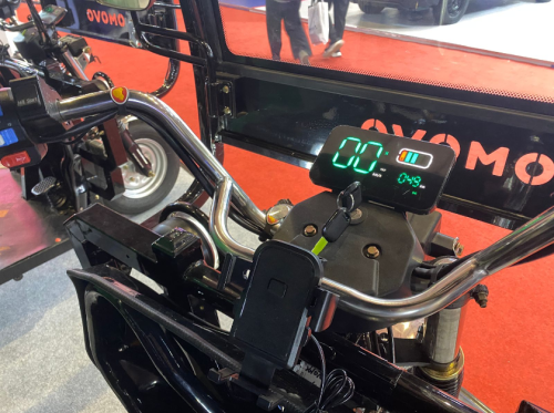 Motor Listrik Tiga Roda Omovo Max, Bisa Buat Angkut Sampah dan Cold Chain