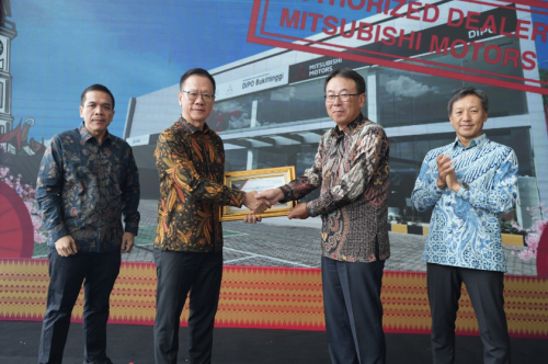 Mitsubishi Ekspansi ke Sumatera Barat, Resmikan Dealer Pertama di Bukittinggi