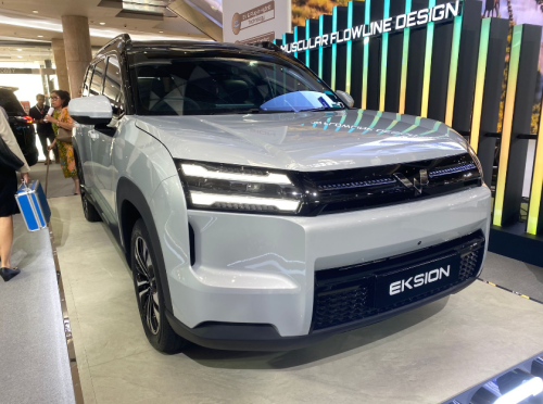 Wuling, Harga Wuling Eksion EV dan PHEV Resmi Rilis, Khusus 2.000 Pembeli Pertama Ditawarkan Mulai Rp 389 juta