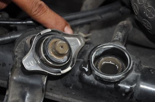 Harap Diperhatikan, Ini Tanda-tanda Radiator Rusak Bikin Mesin Overheat