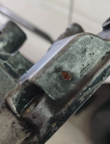 Ini Bukti Kalau Air Biasa Tidak Disarankan untuk Radiator Mobil