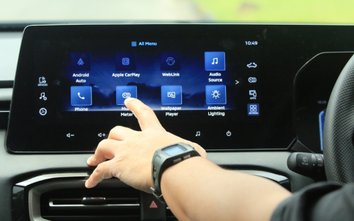Mitsubishi, Mitsubishi Destinator, Maksimalkan Fitur Mitsubishi Destinator Lewat Layar Sentuh