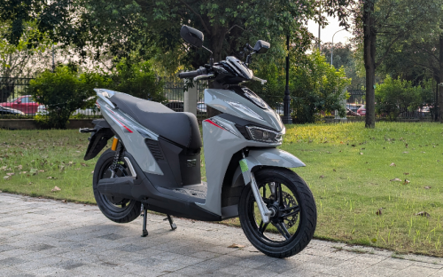 Bisa Sewa Baterai, Yuk Intip Spesifikasi Motor Listrik  VinFast Viper