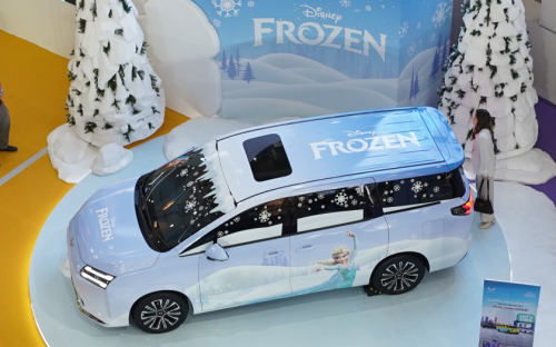 Gemas! Karakter Frozen dan Spider-Man ada di Mobil Wuling Eksion dan Darion