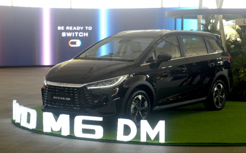 BYD, Mengenal Kelebihan Teknologi DM pada BYD M6, Harga Mulai Rp 300 Jutaan