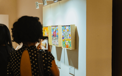 Sentuhan Seni di Atas Roda, Denza B8 Jadi VIP Mobility Partner ArtMoments 2026
