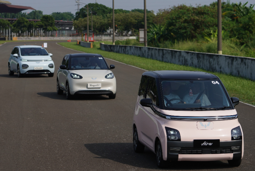 Wuling, Cuma Bulan Ini, Beli Wuling EV Diganjar Promo Spektakuler, DP Rendah, Bunga 0% dan Gratis Biaya Perawatan 15,5 Tahun