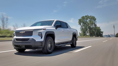 GM Delays Full-Size Electric Truck and SUV Redesigns Indefinitely: Report