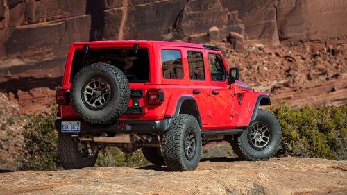 Ford, Ford Bronco, Jeep, Jeep Wrangler, Ford Bronco Already Outselling Jeep Wrangler in 2026. Could This Finally Be the Year?