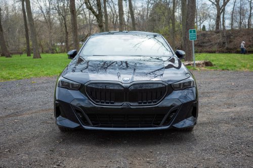 BMW, 2026 BMW 550e xDrive Review: A Plug-In Marvel in Need of Common Sense