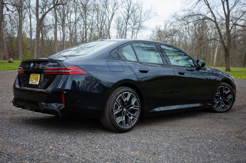 BMW, 2026 BMW 550e xDrive Review: A Plug-In Marvel in Need of Common Sense